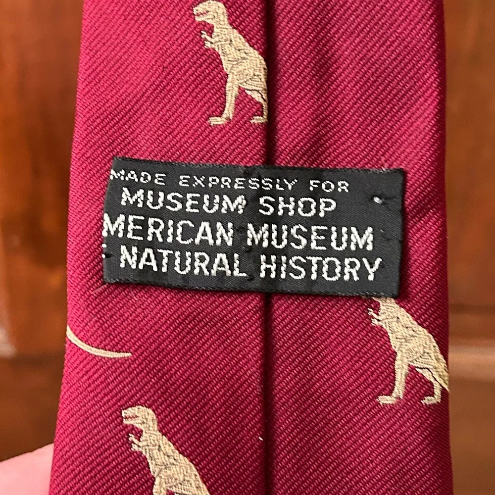 Awesome T-Rex Youth tie, made for the American Natural History Museum. No stains